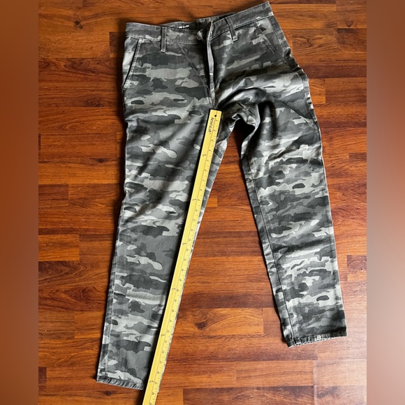 AG the Caden camo trouser size 27R - Picture 9 of 10
